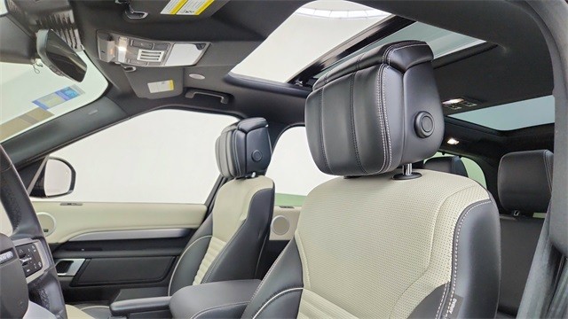 2024 Land Rover Discovery Dynamic SE AWD