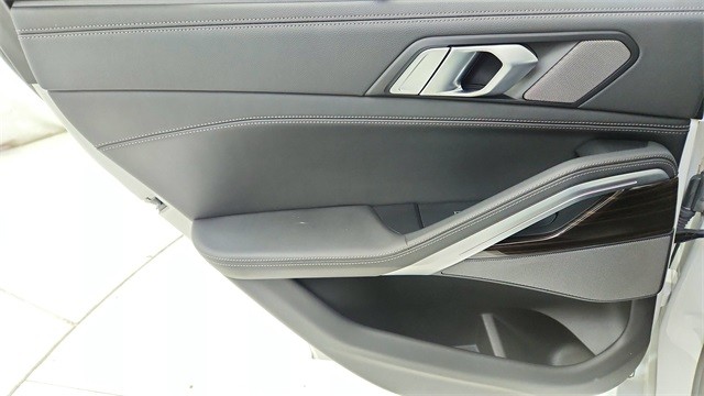 2023 BMW X6 xDrive40i AWD