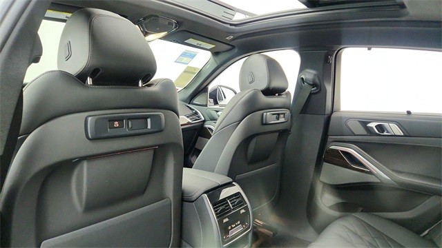 2023 BMW X6 xDrive40i AWD