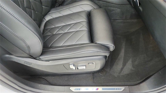 2023 BMW X6 xDrive40i AWD