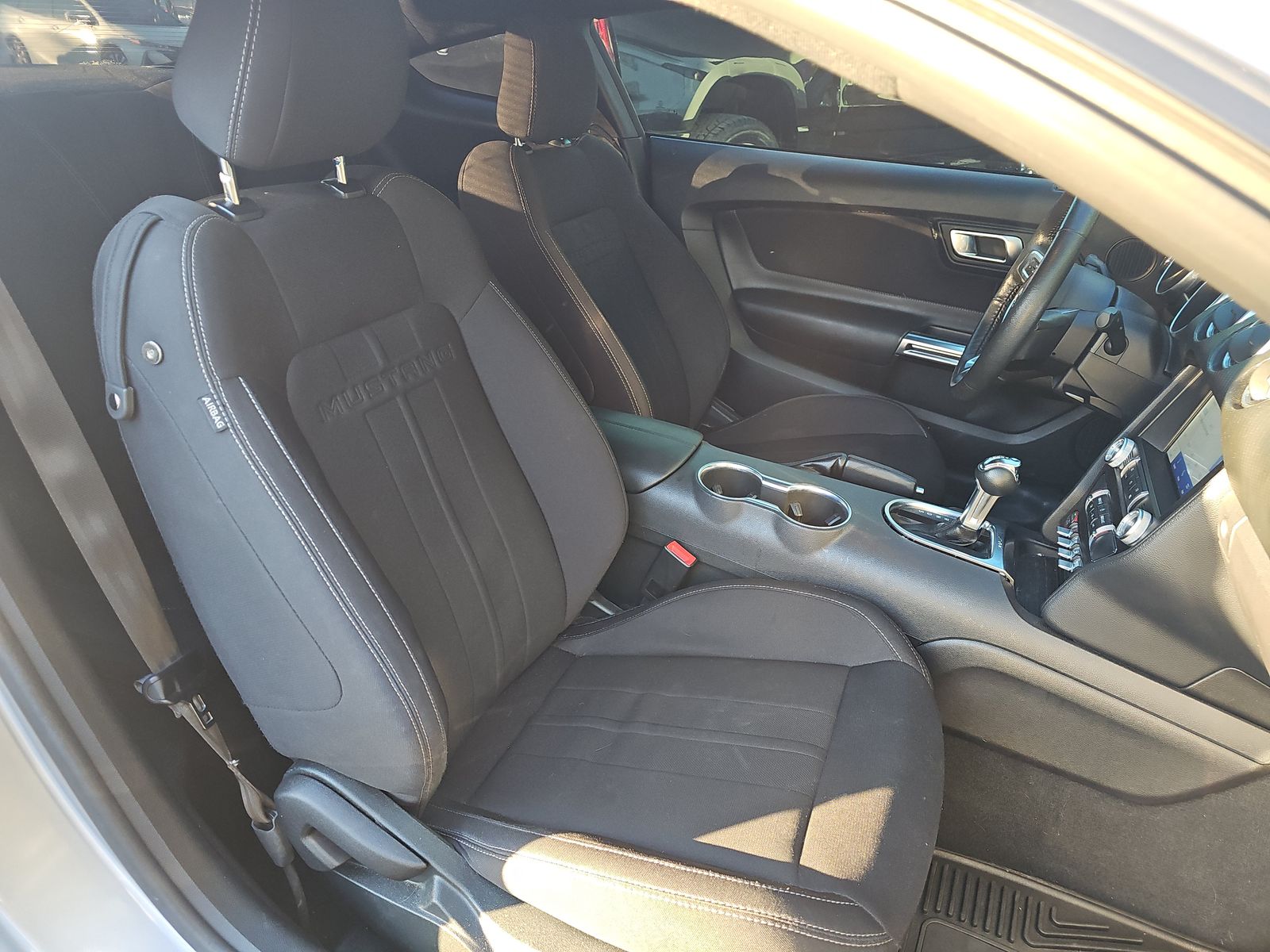 2022 Ford Mustang EcoBoost RWD