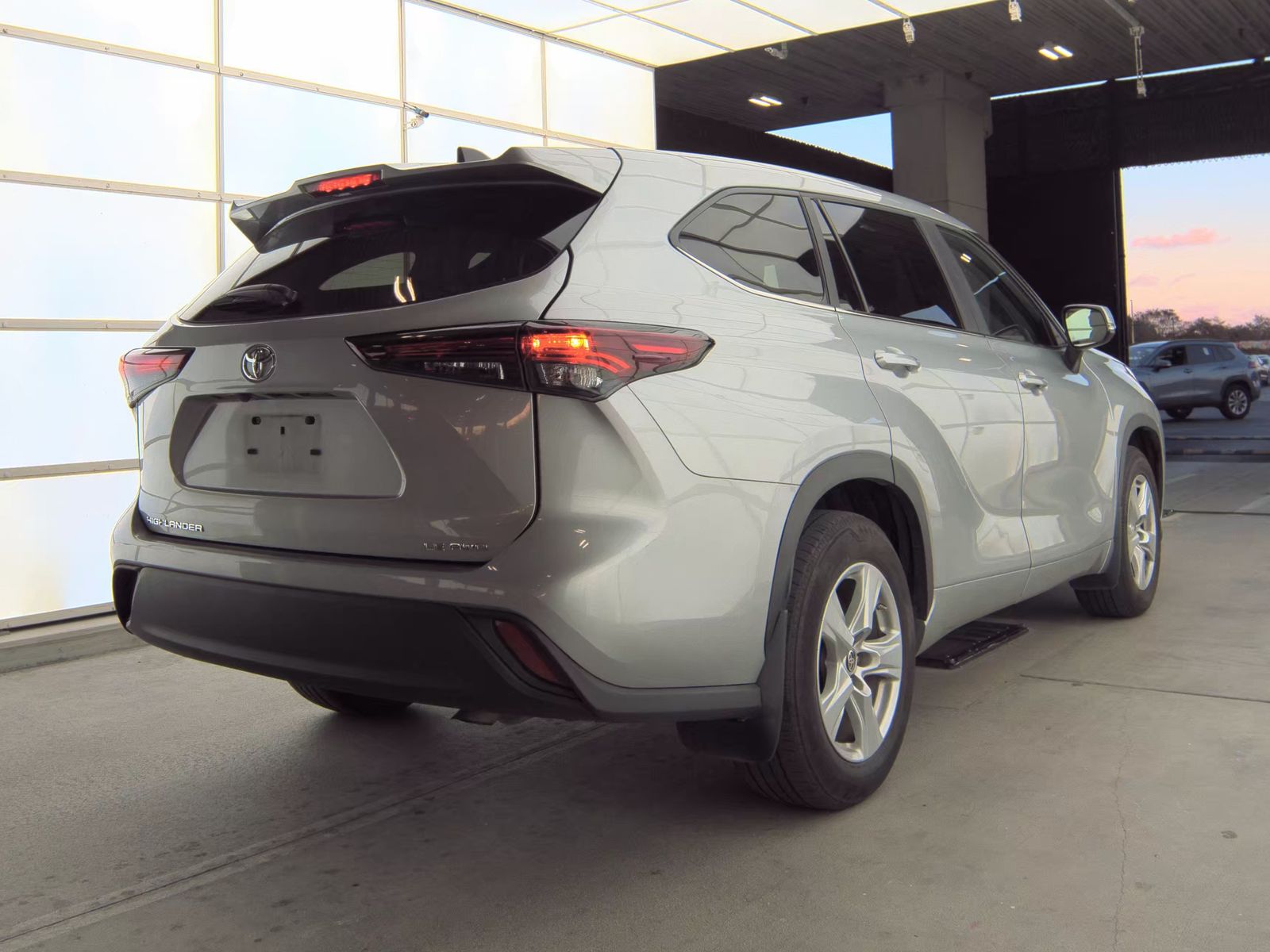 2024 Toyota Highlander LE AWD