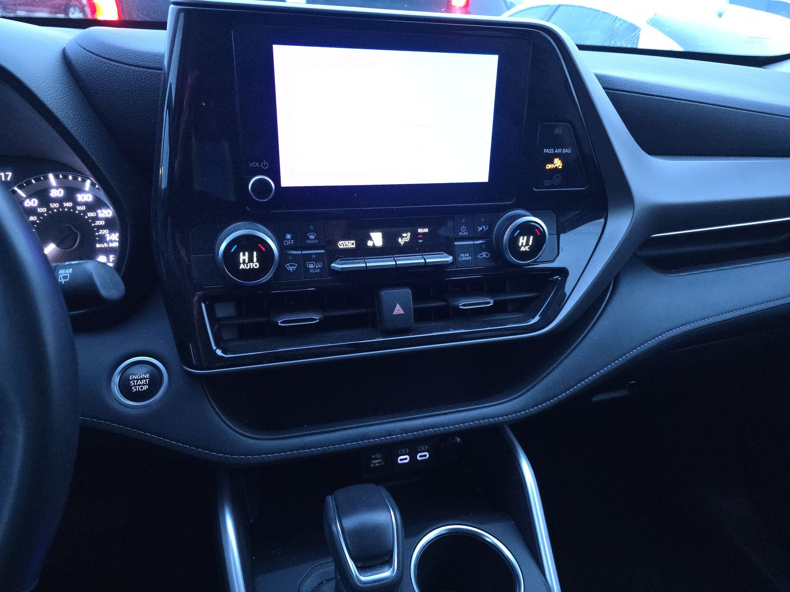 2024 Toyota Highlander LE AWD