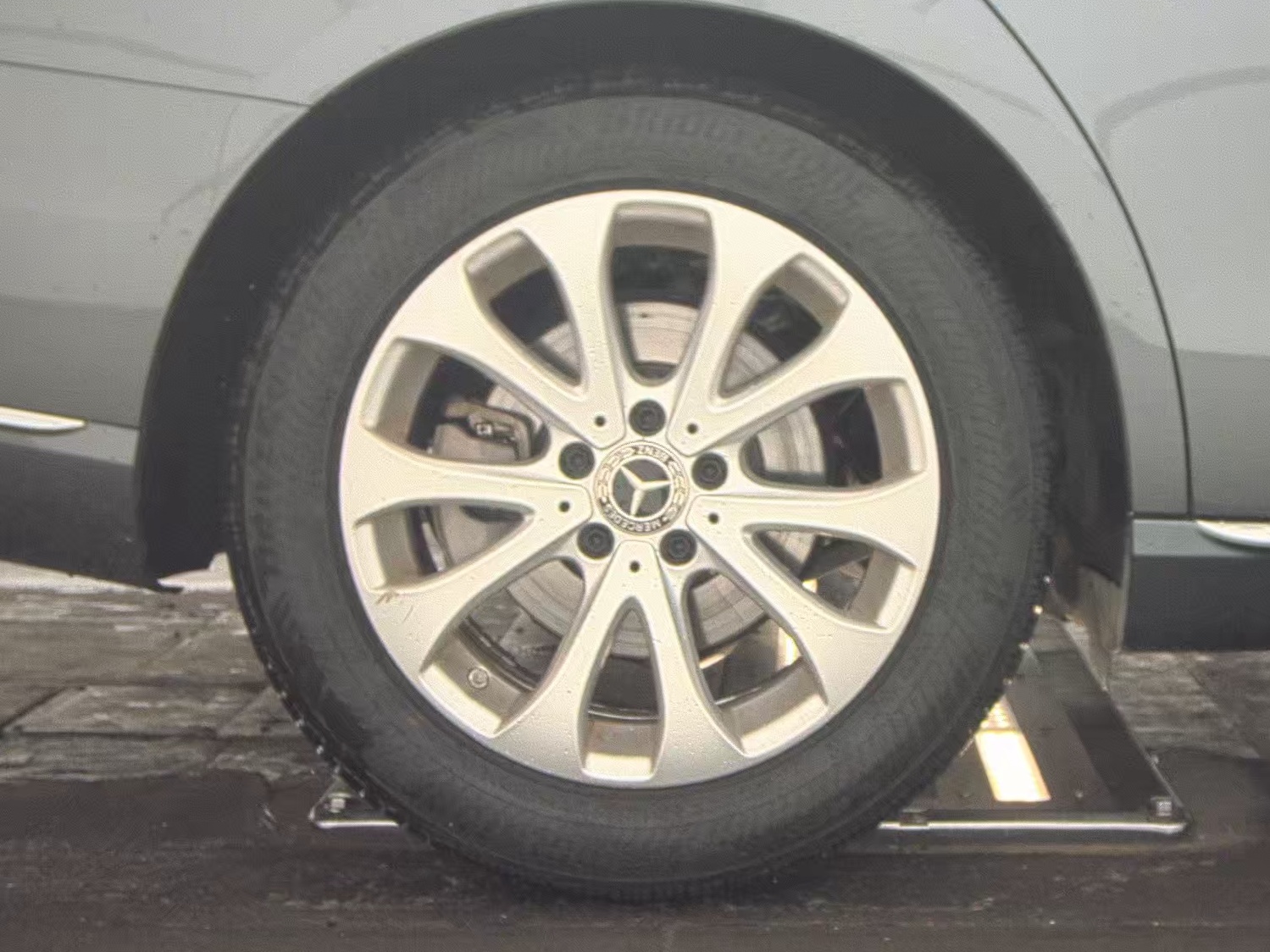 2017 Mercedes-Benz E-Class E 300 Luxury RWD