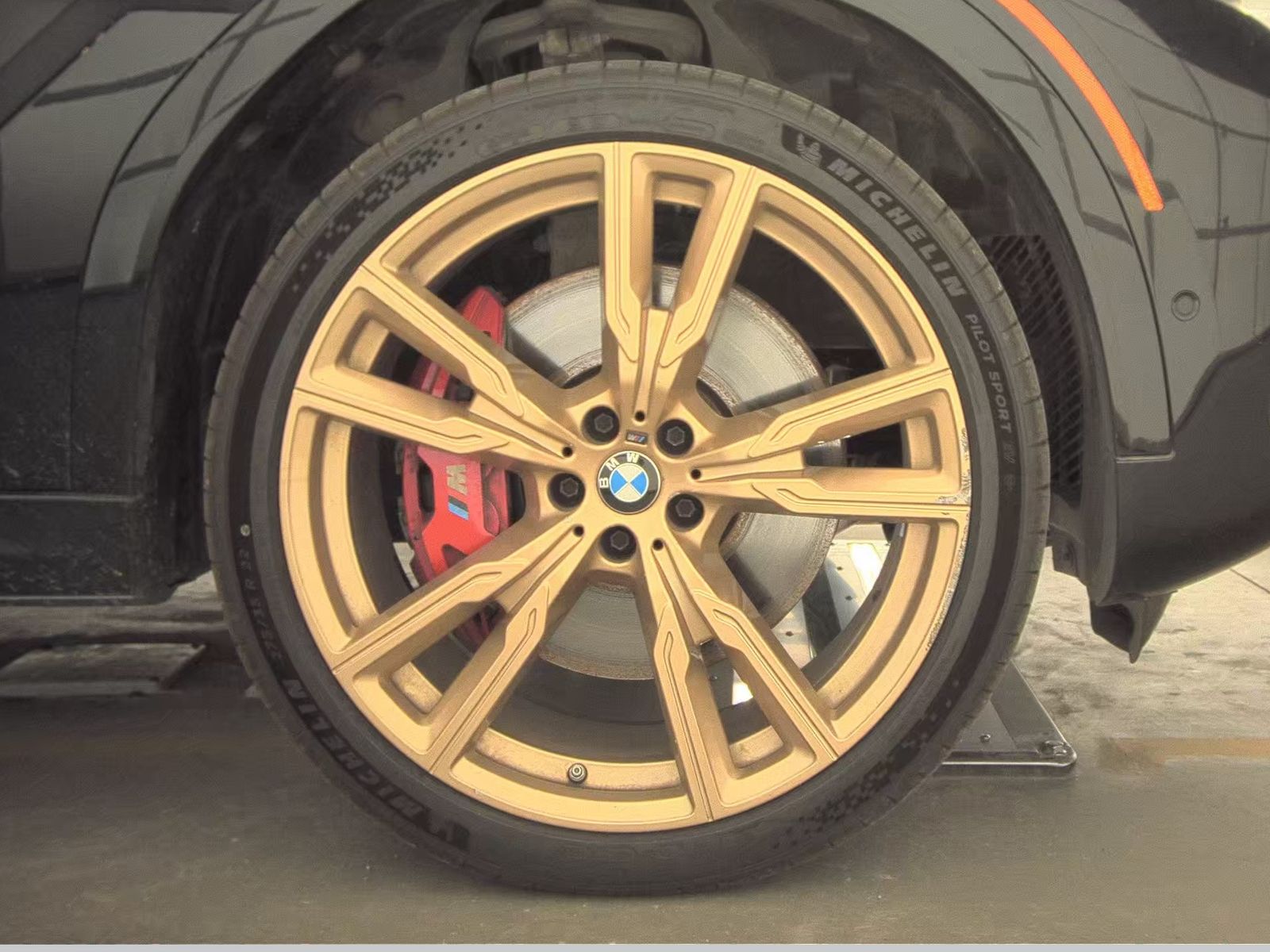 2021 BMW X6 M50i AWD