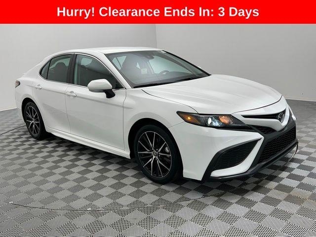 2024 Toyota Camry SE FWD