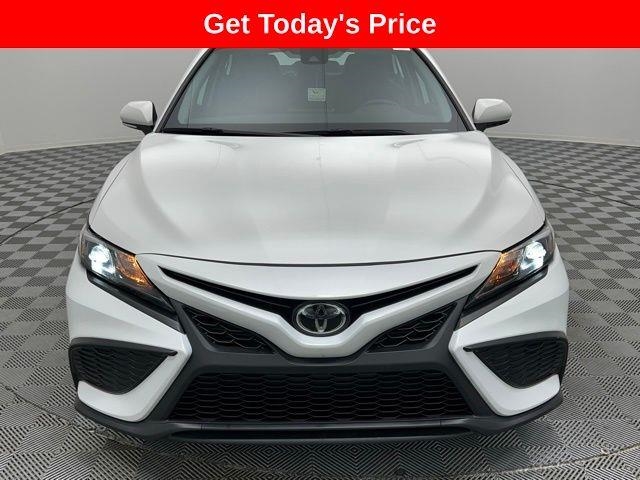 2024 Toyota Camry SE FWD