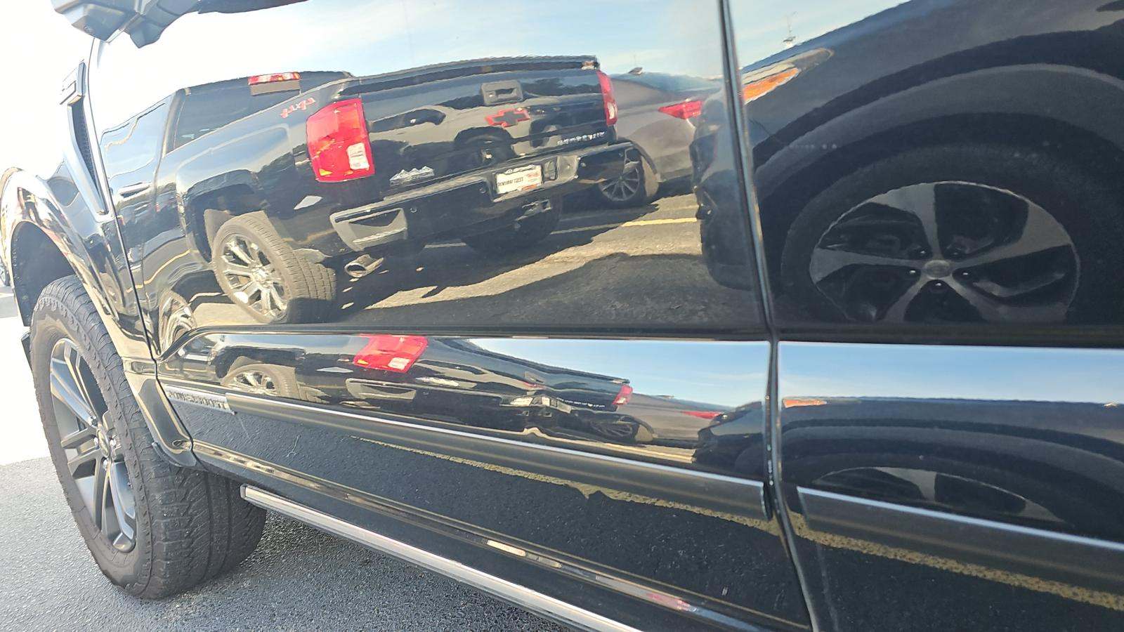 2023 Ford F-150 Hybrid Lariat AWD