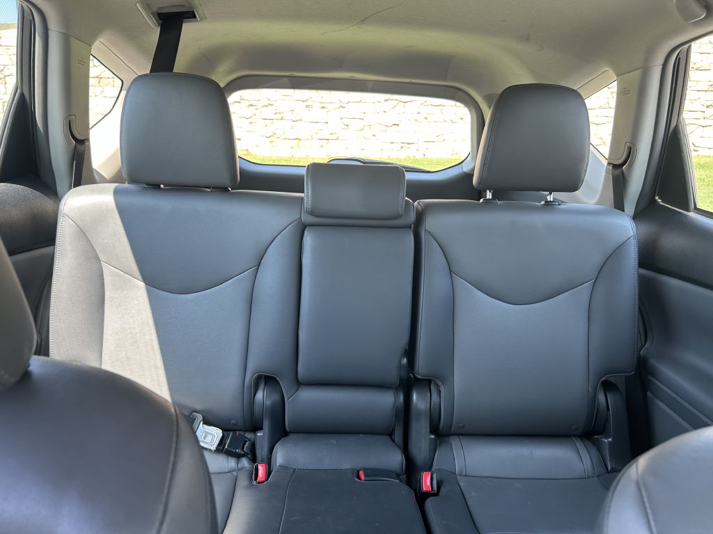 2014 Toyota Prius v Five FWD