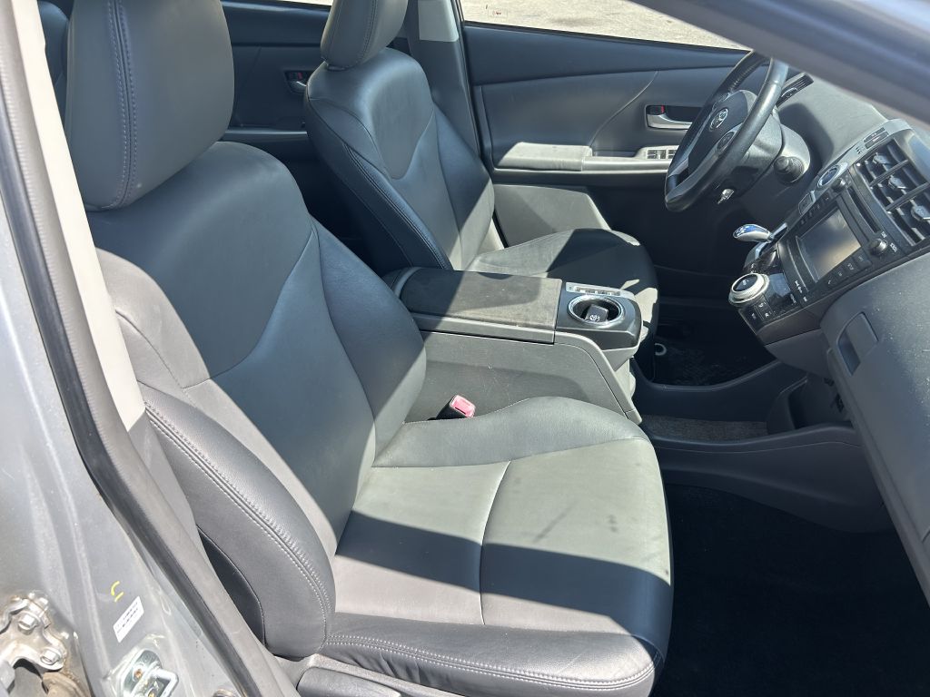 2014 Toyota Prius v Five FWD