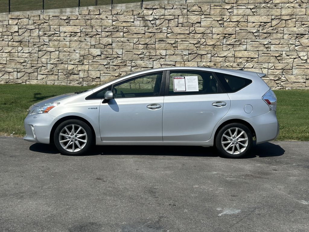 2014 Toyota Prius v Five FWD