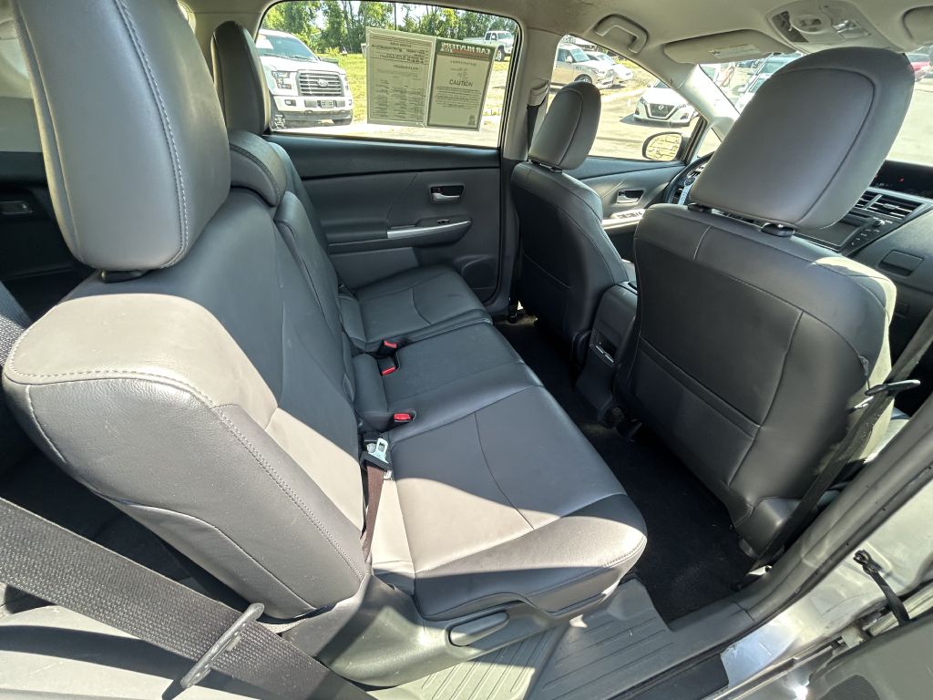 2014 Toyota Prius v Five FWD