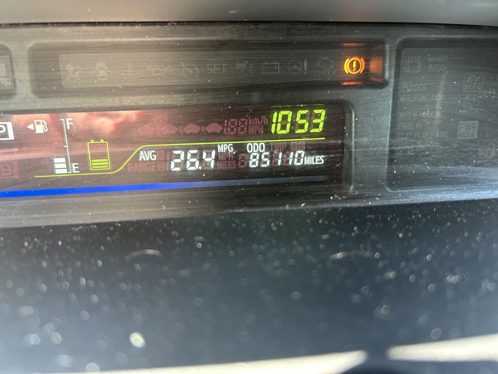 2014 Toyota Prius v Five FWD