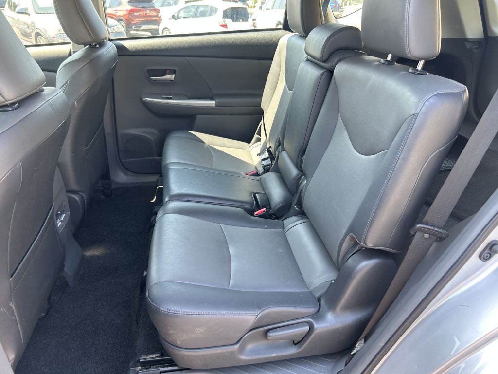 2014 Toyota Prius v Five FWD