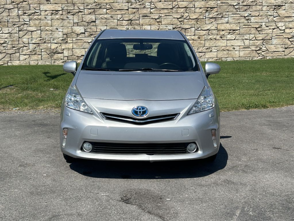 2014 Toyota Prius v Five FWD