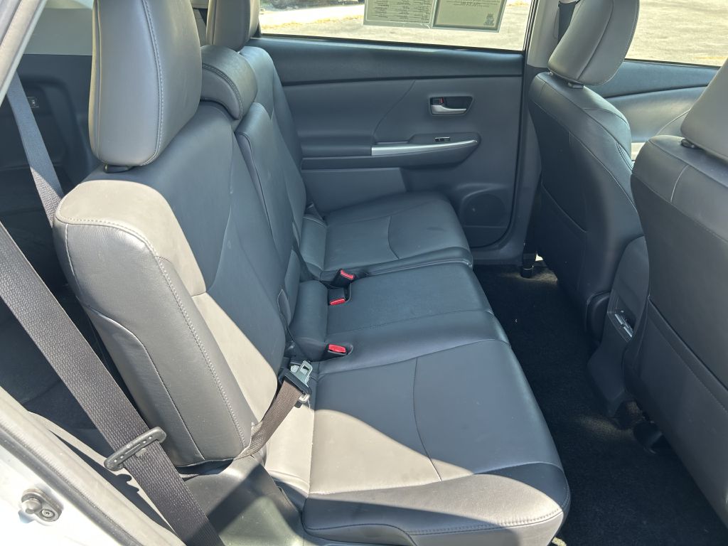 2014 Toyota Prius v Five FWD