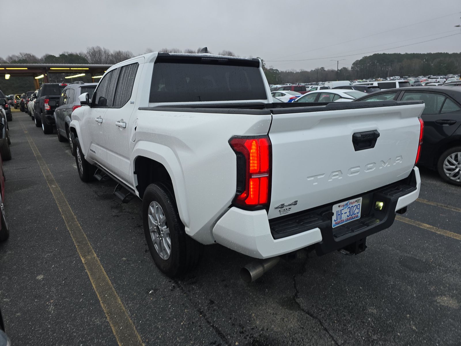 2024 Toyota Tacoma SR5 AWD