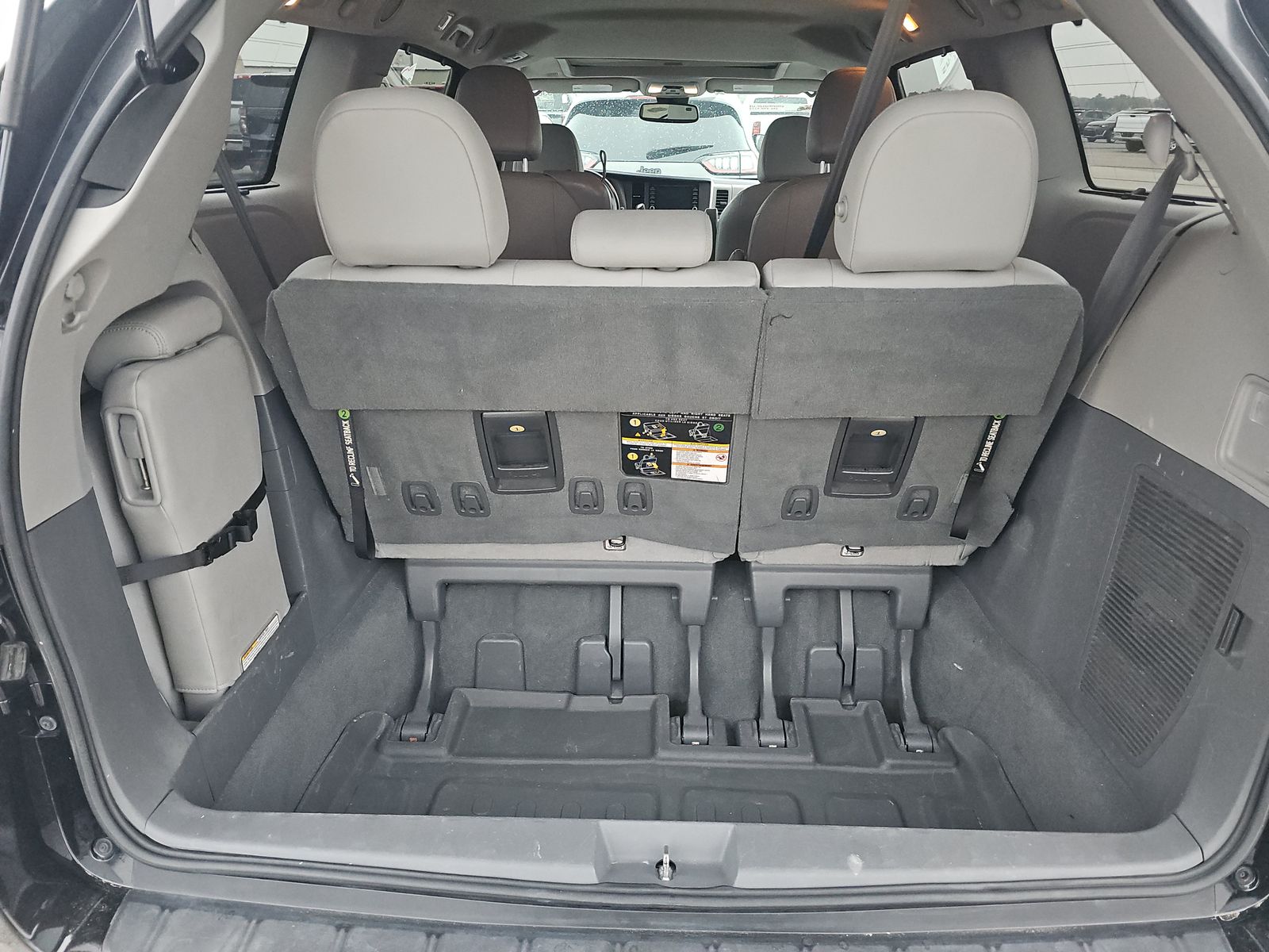 2020 Toyota Sienna XLE FWD