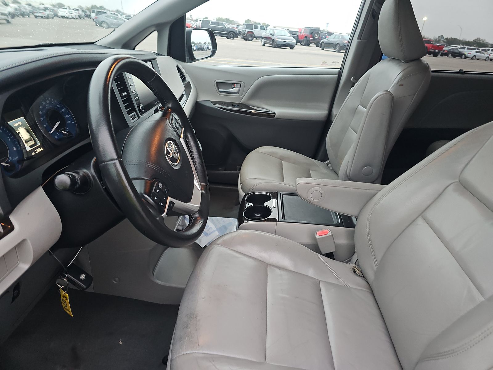 2020 Toyota Sienna XLE FWD