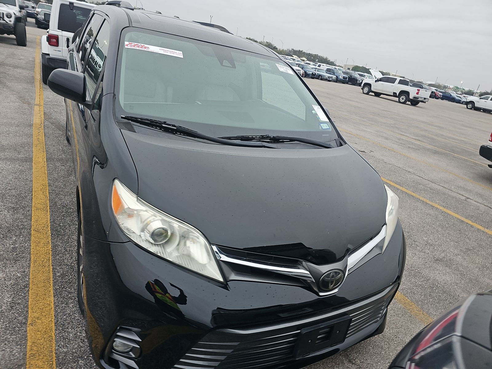 2020 Toyota Sienna XLE FWD