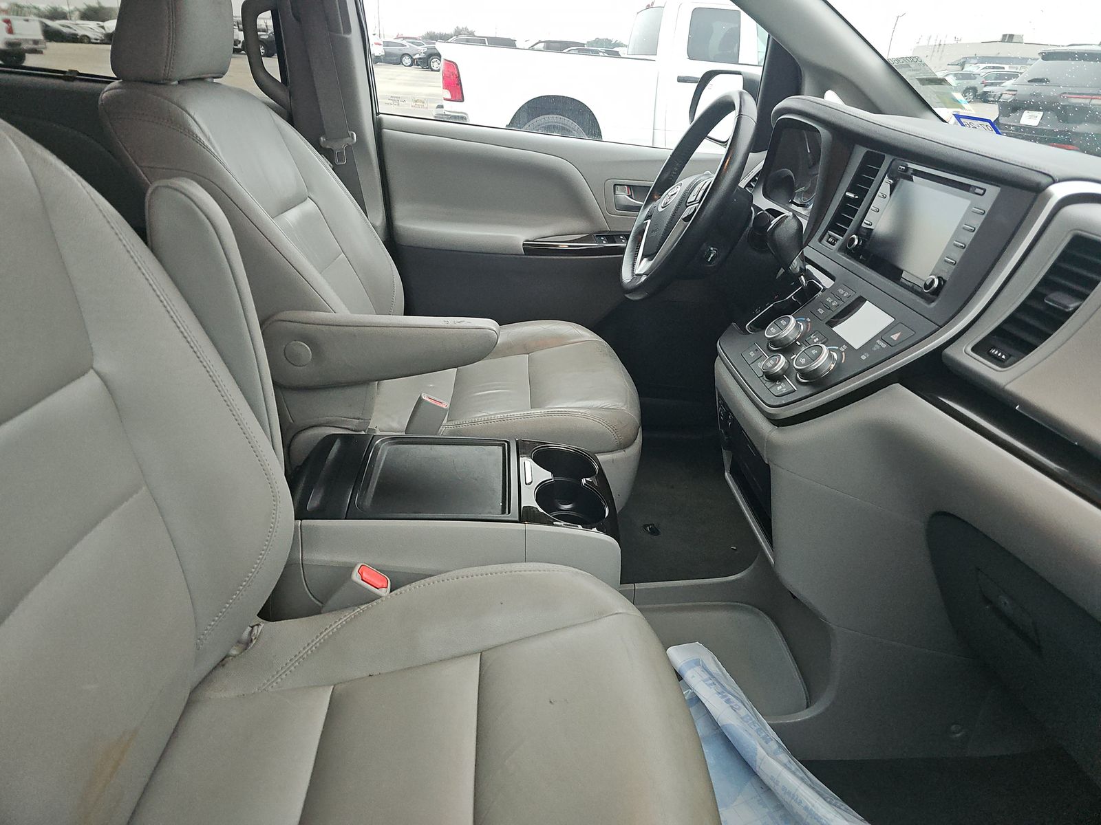 2020 Toyota Sienna XLE FWD