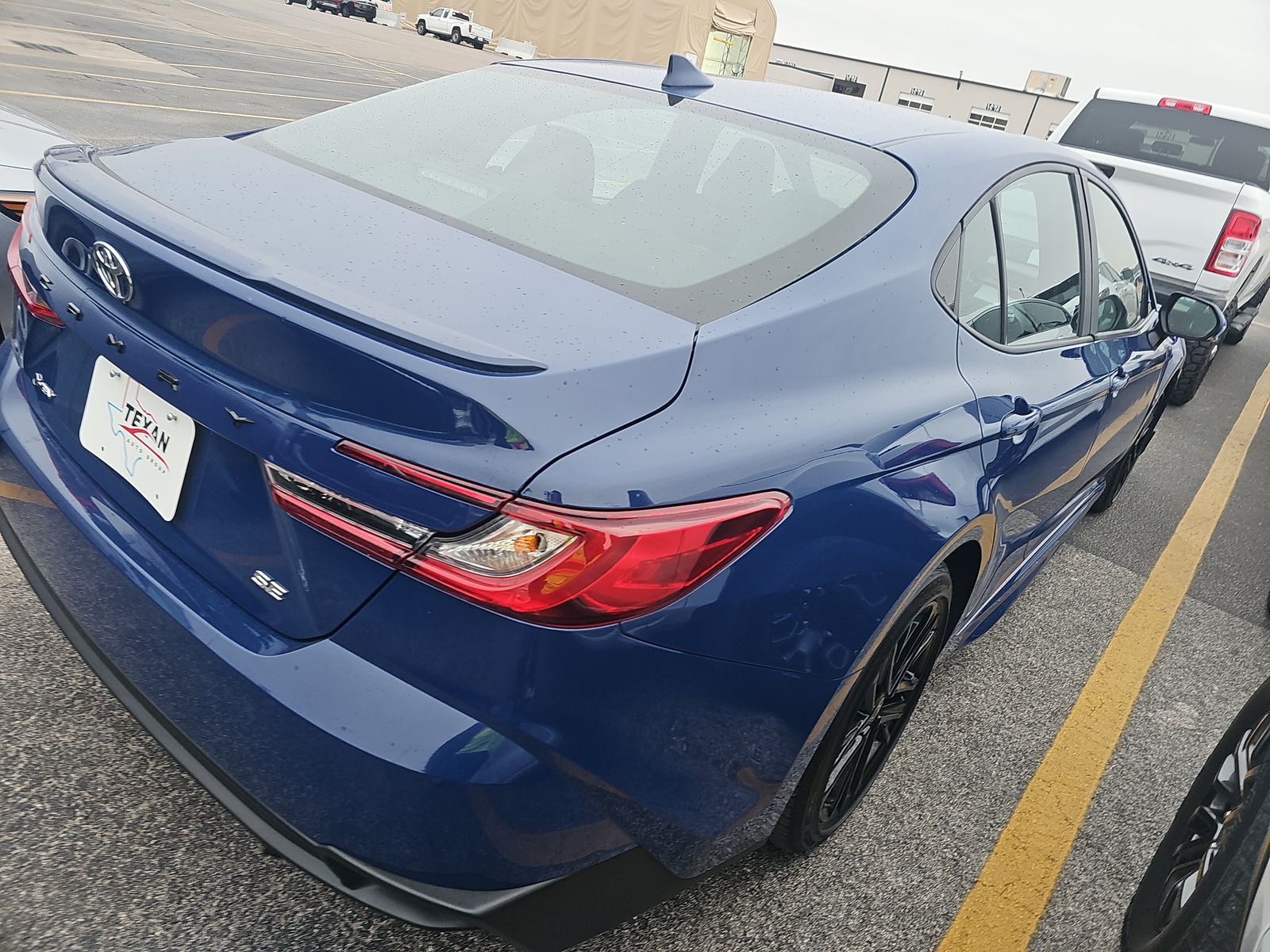 2025 Toyota Camry SE FWD