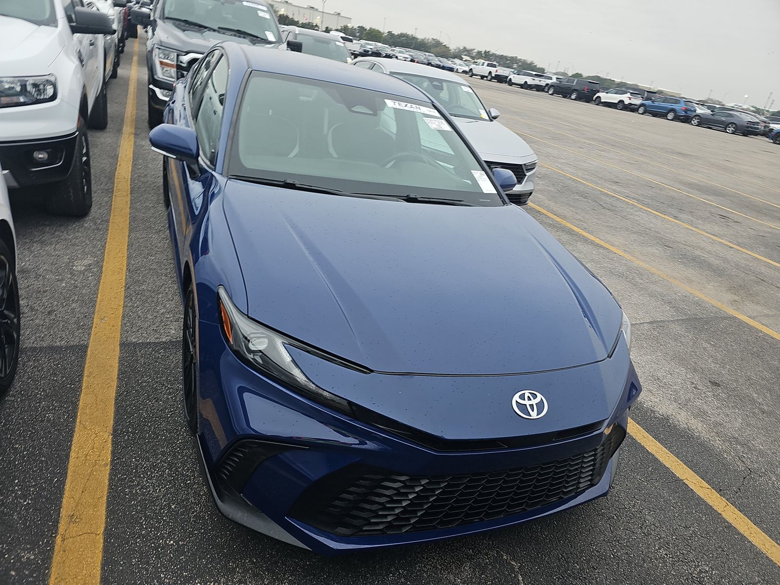 2025 Toyota Camry SE FWD