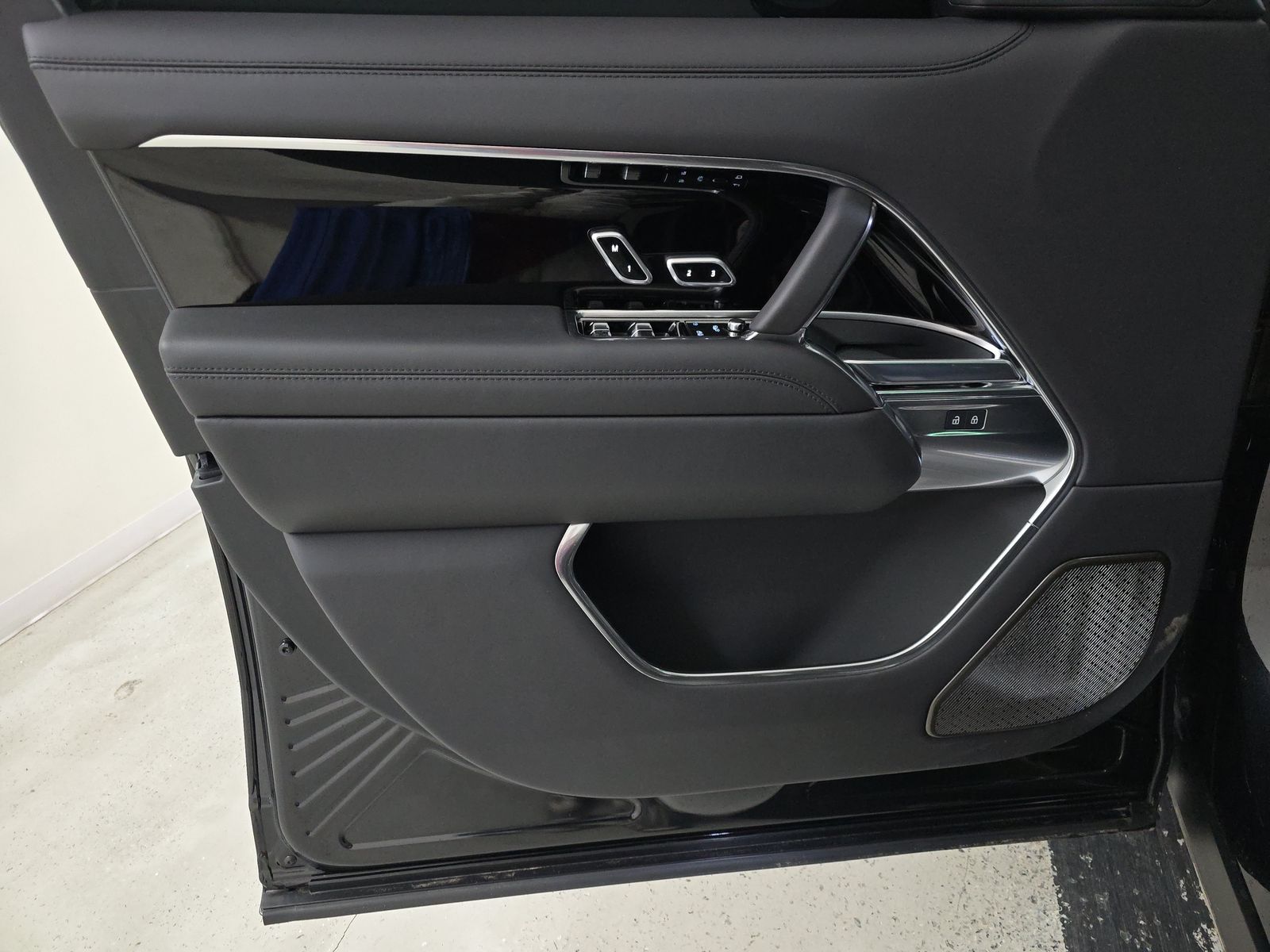 2025 Land Rover Range Rover Autobiography LWB AWD