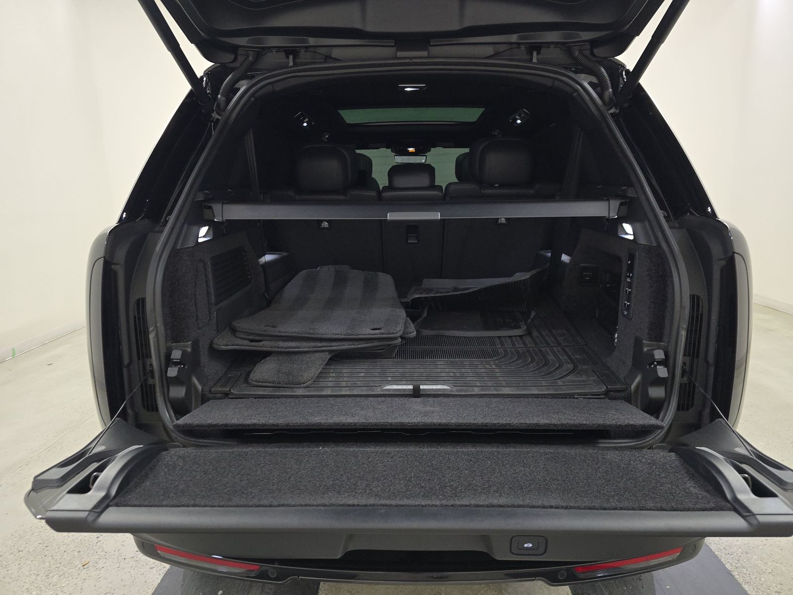 2025 Land Rover Range Rover Autobiography LWB AWD