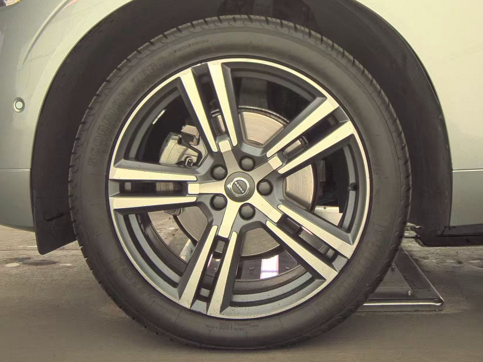 2018 Volvo XC60 T5 Momentum AWD