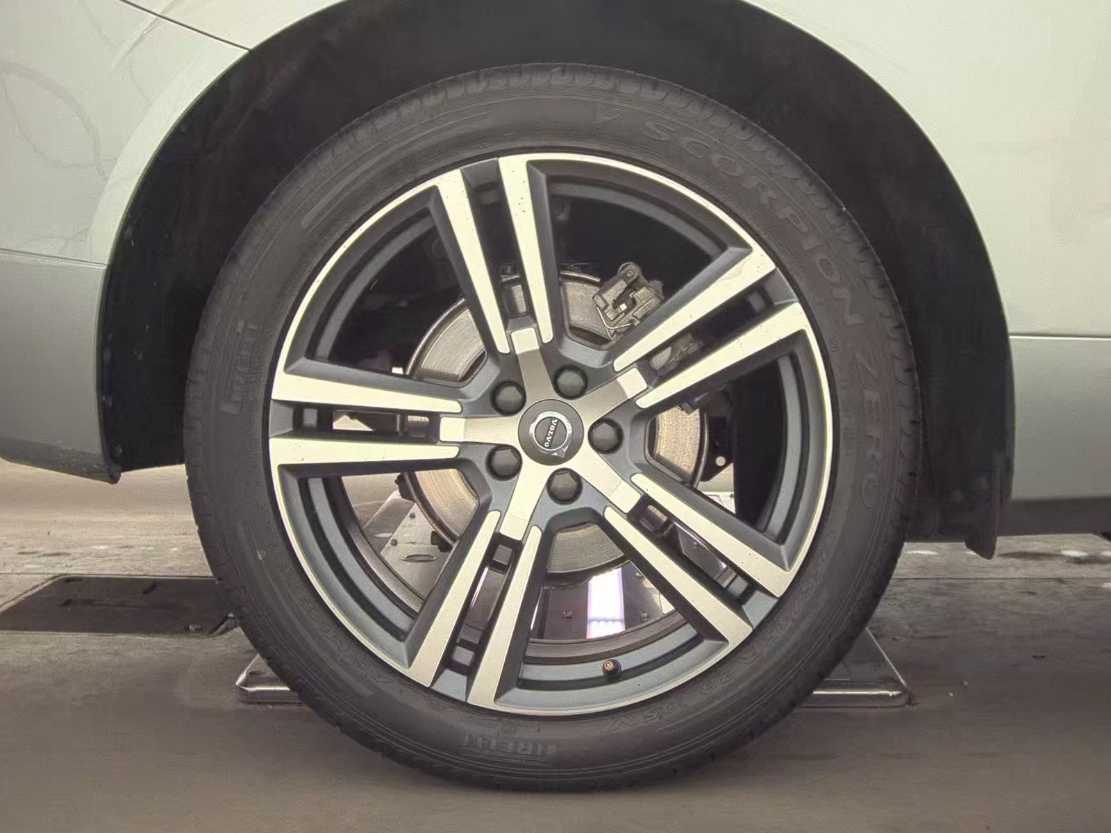 2018 Volvo XC60 T5 Momentum AWD