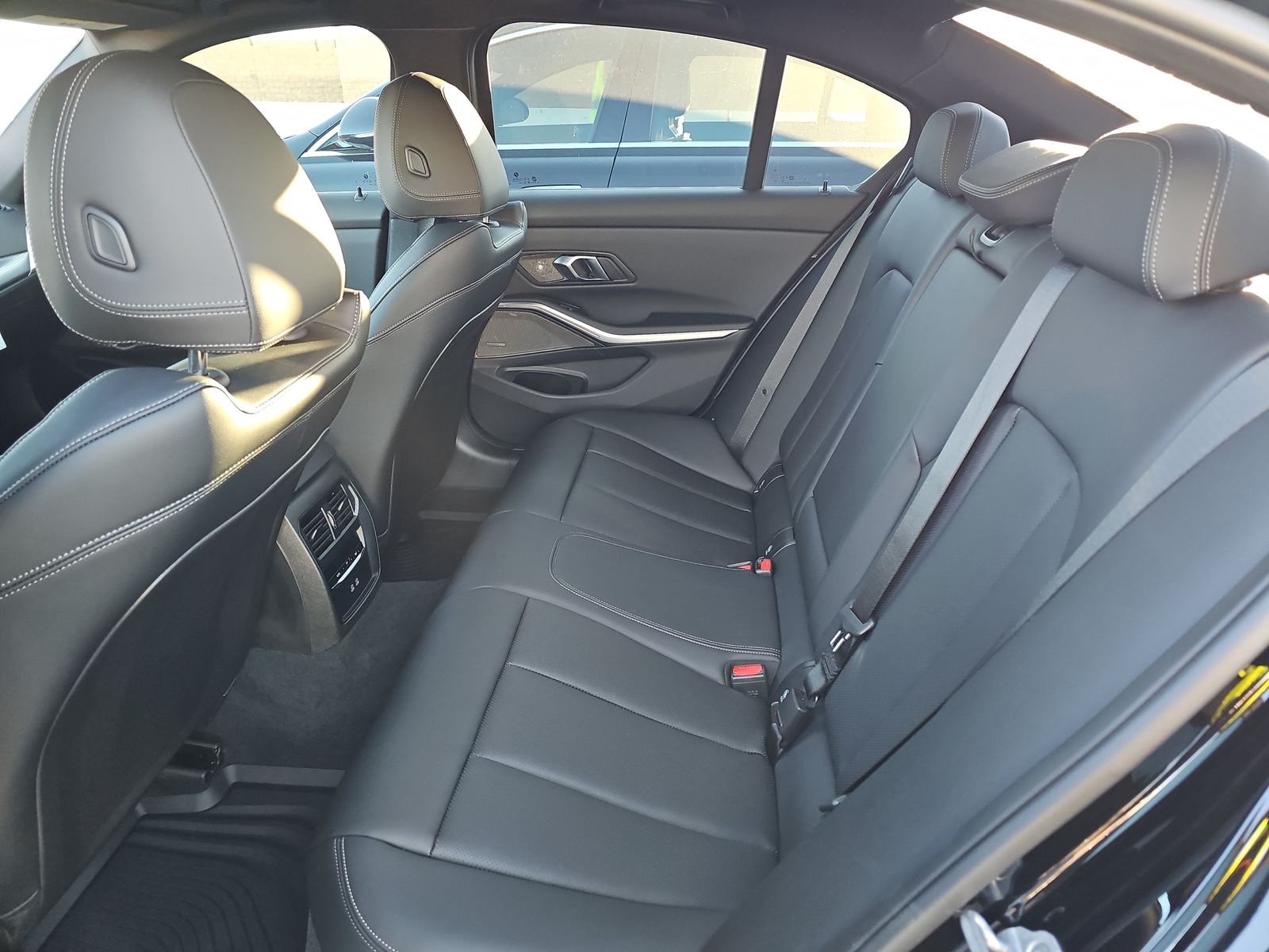 2025 BMW 3 Series 330i RWD