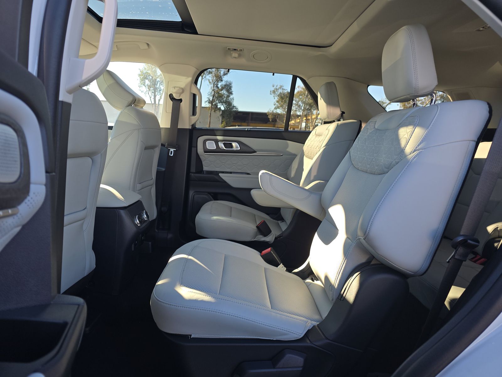 2025 Ford Explorer Platinum AWD