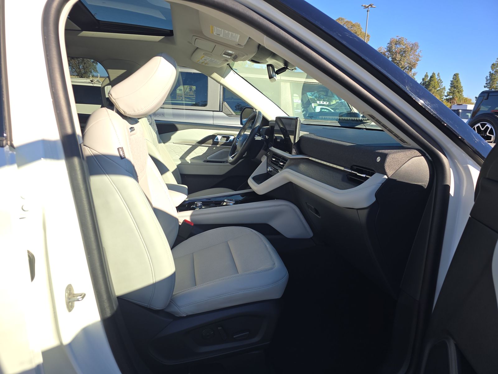 2025 Ford Explorer Platinum AWD