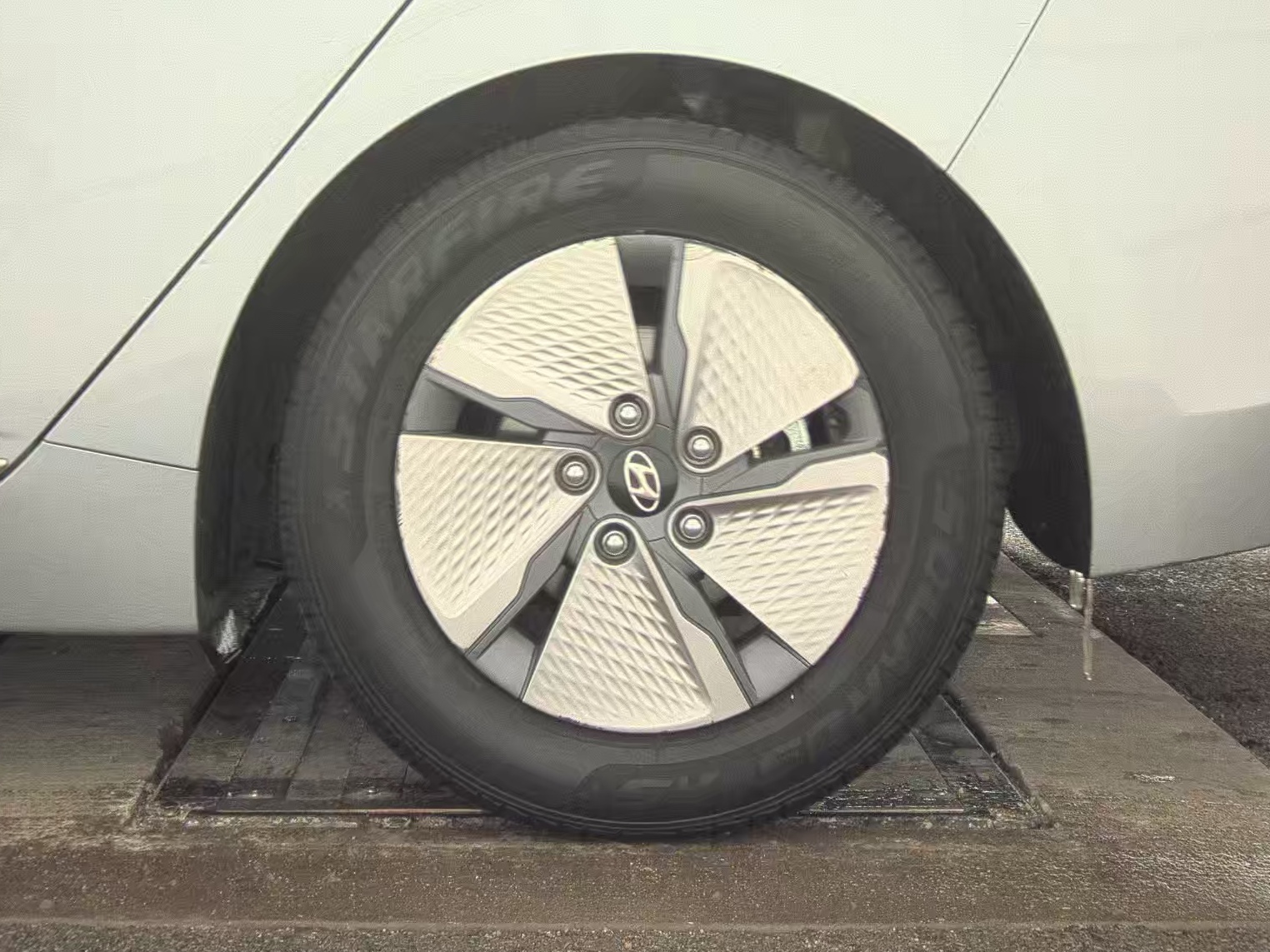 2022 Hyundai Ioniq Hybrid SE FWD