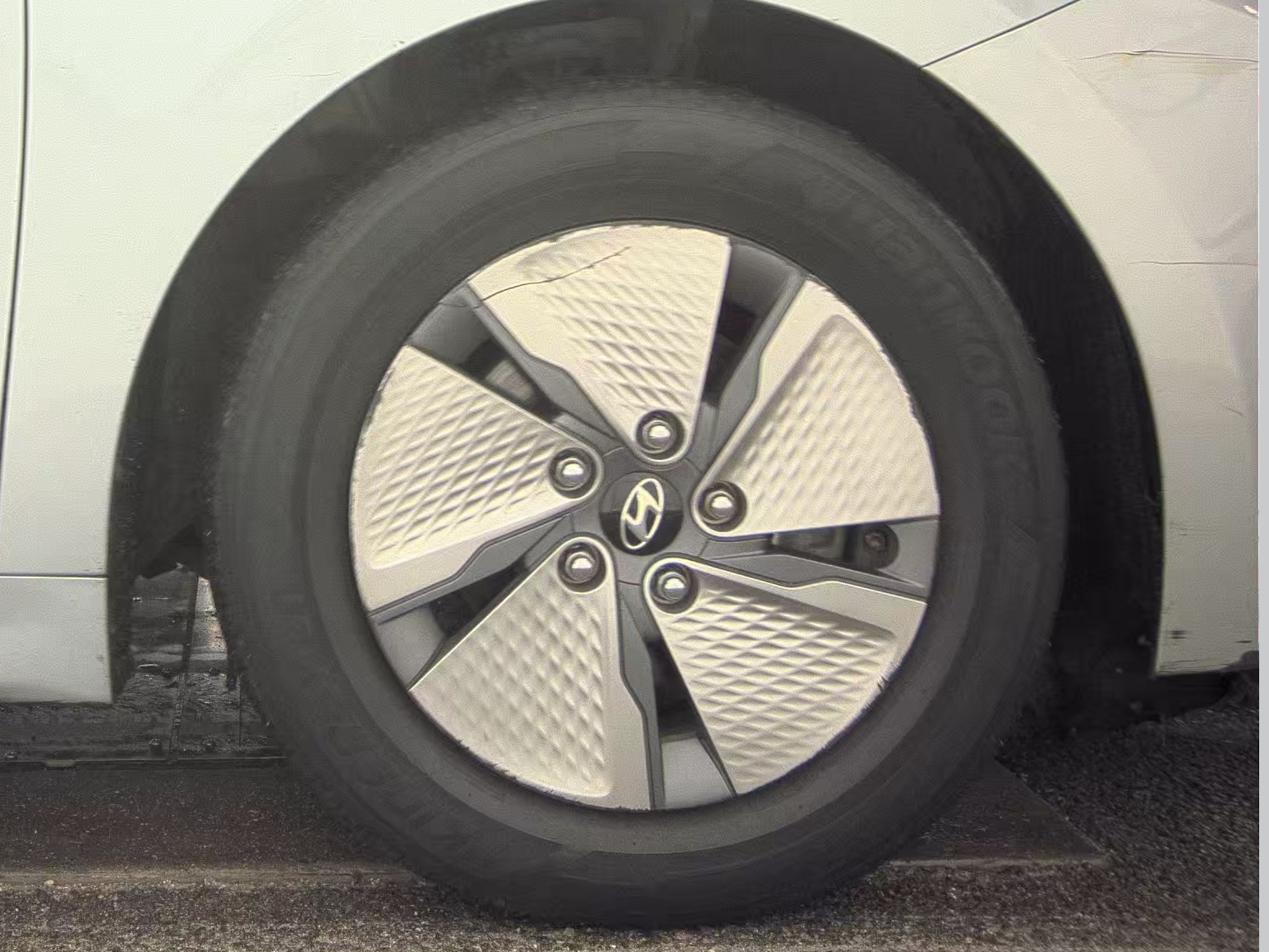 2022 Hyundai Ioniq Hybrid SE FWD