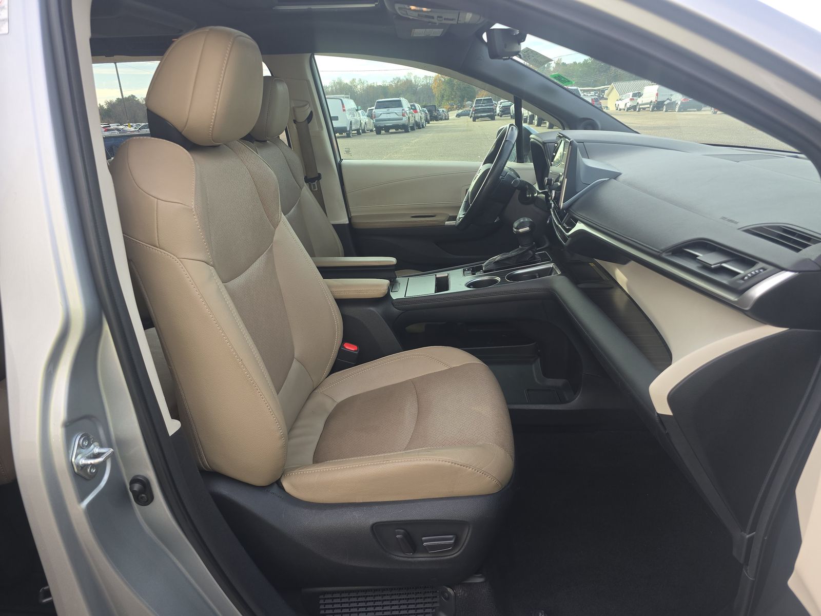 2021 Toyota Sienna Limited FWD