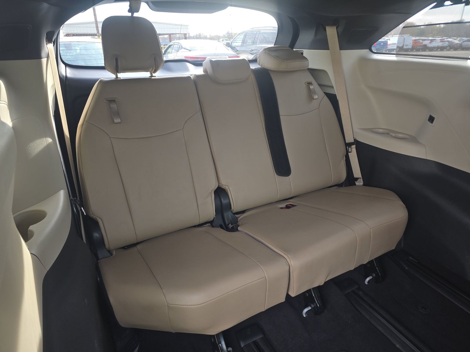 2021 Toyota Sienna Limited FWD