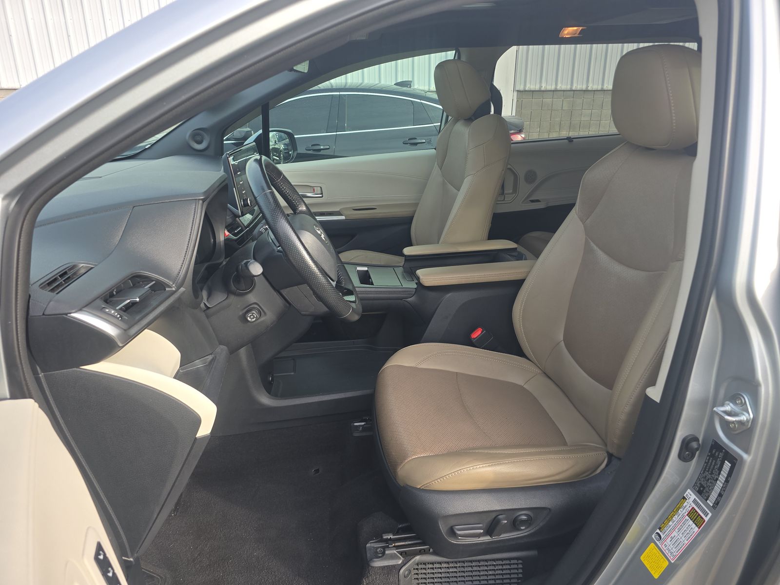 2021 Toyota Sienna Limited FWD