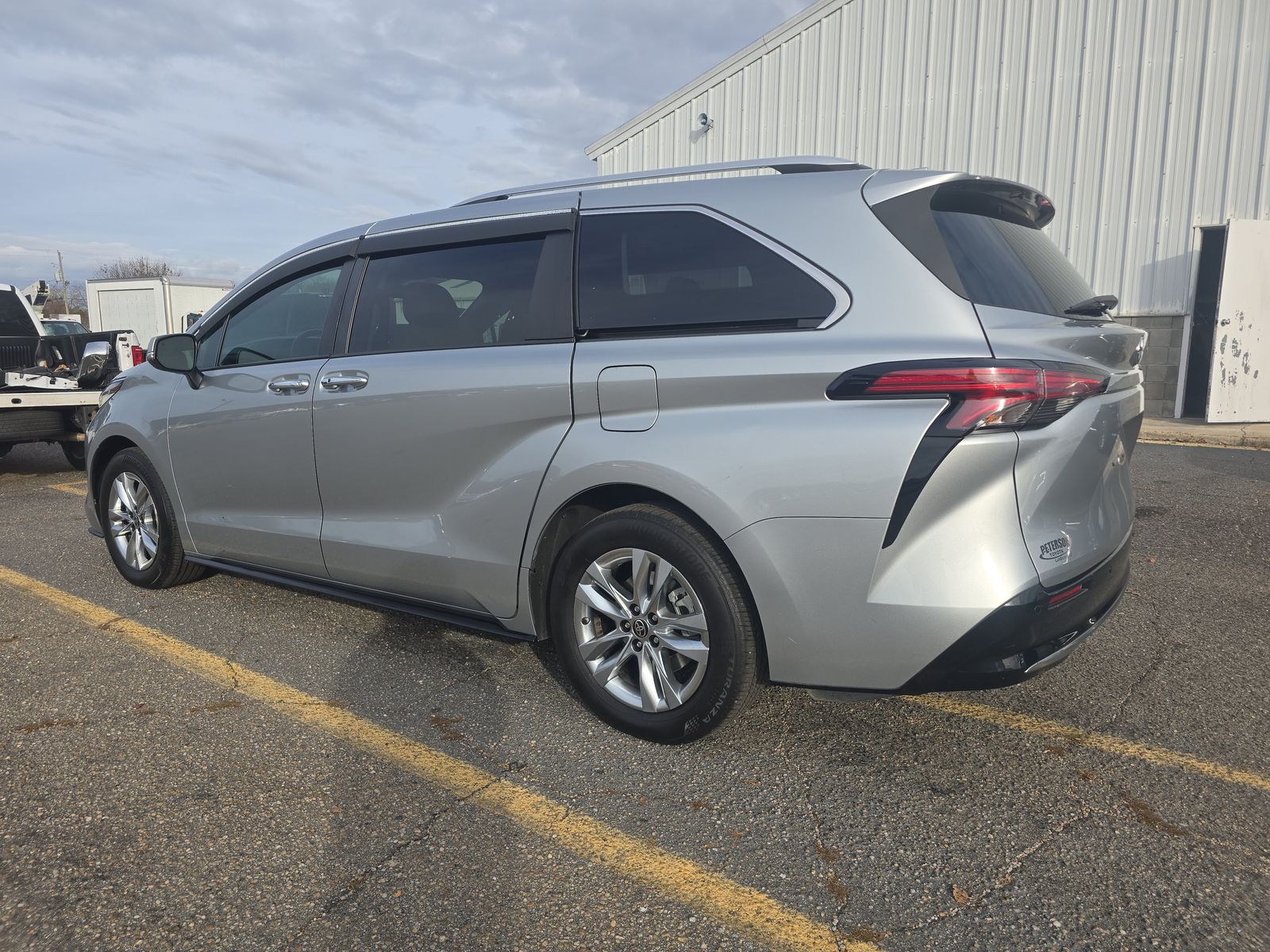 2021 Toyota Sienna Limited FWD