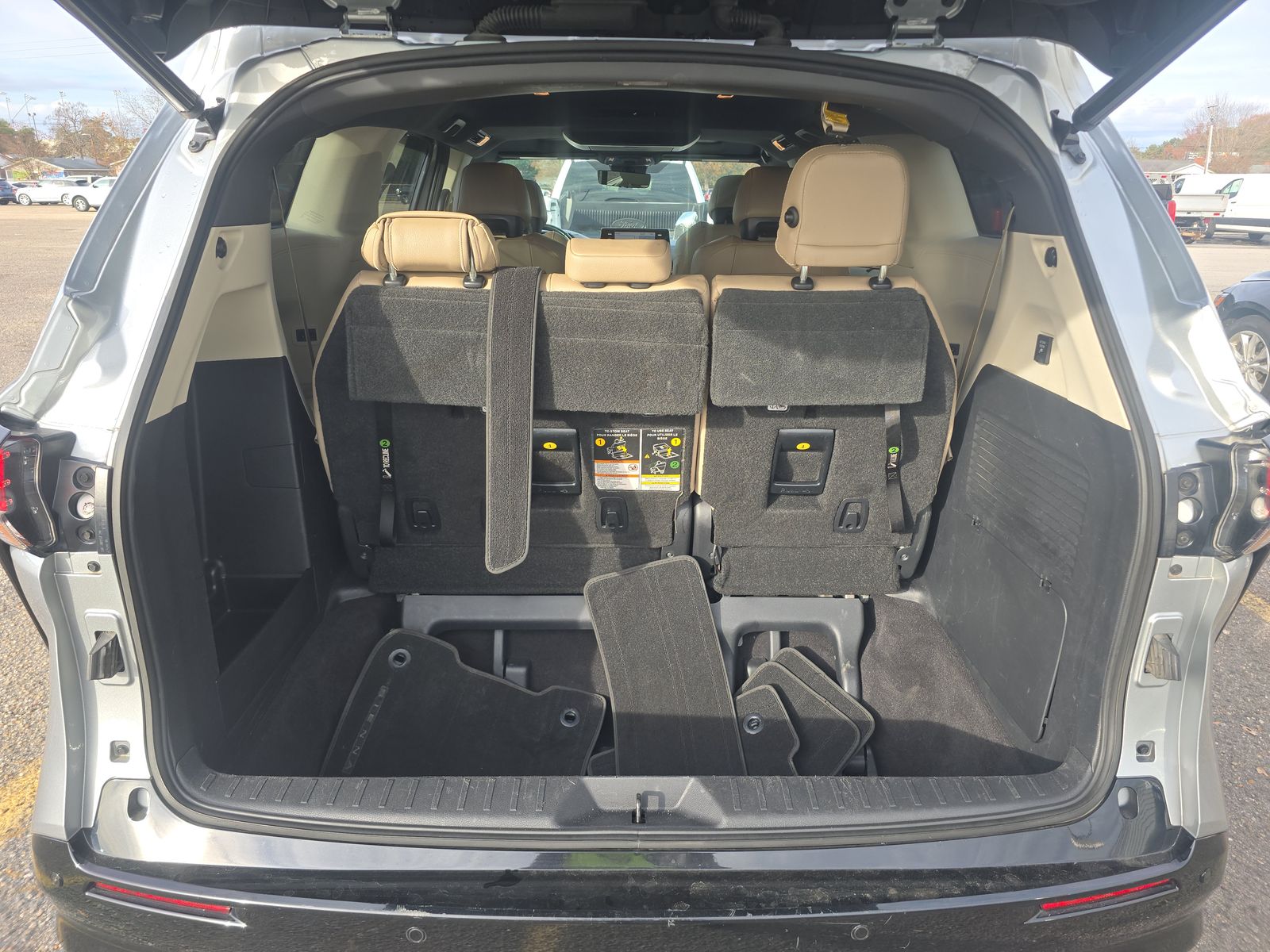 2021 Toyota Sienna Limited FWD