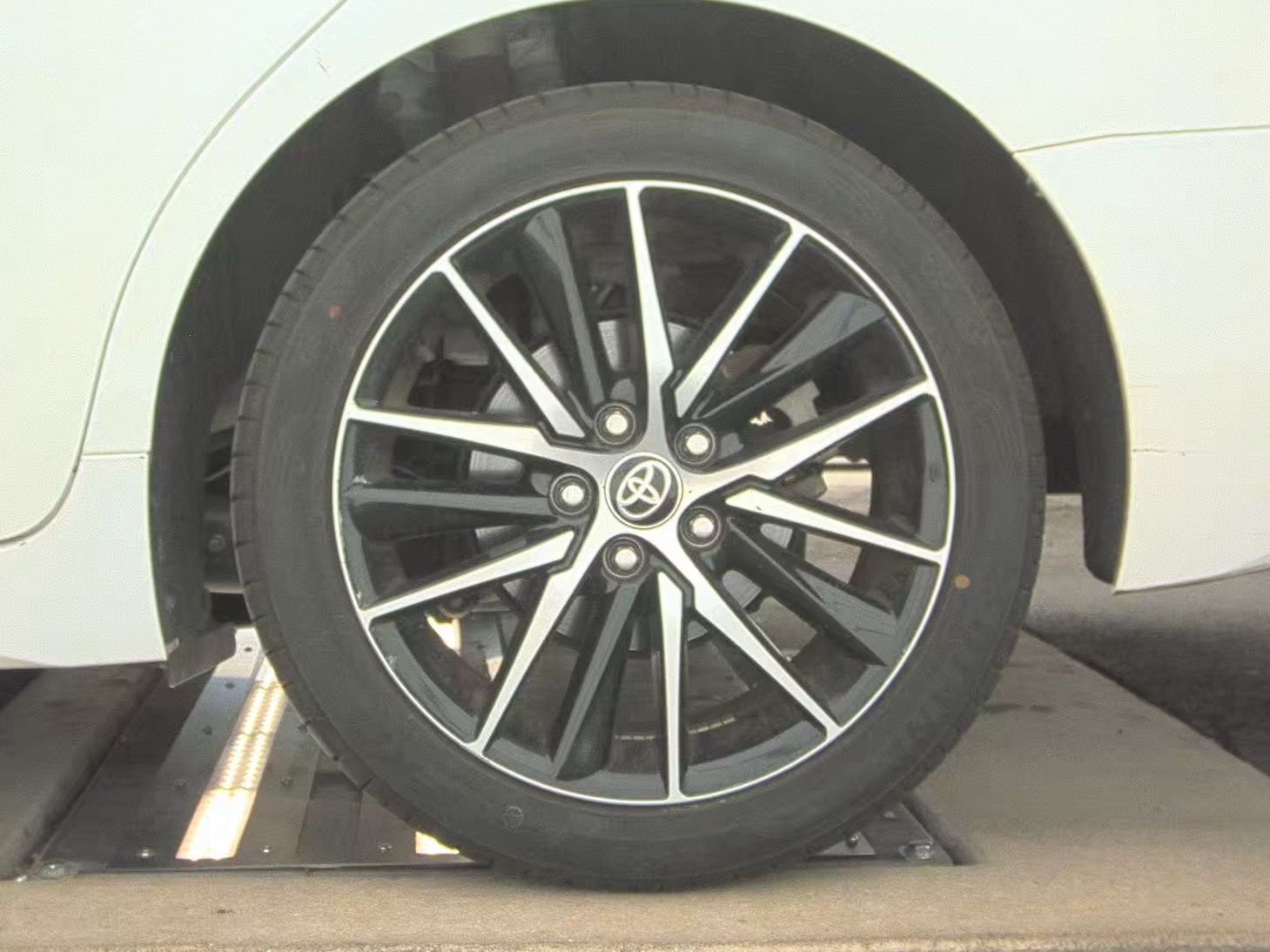 2024 Toyota Camry SE FWD