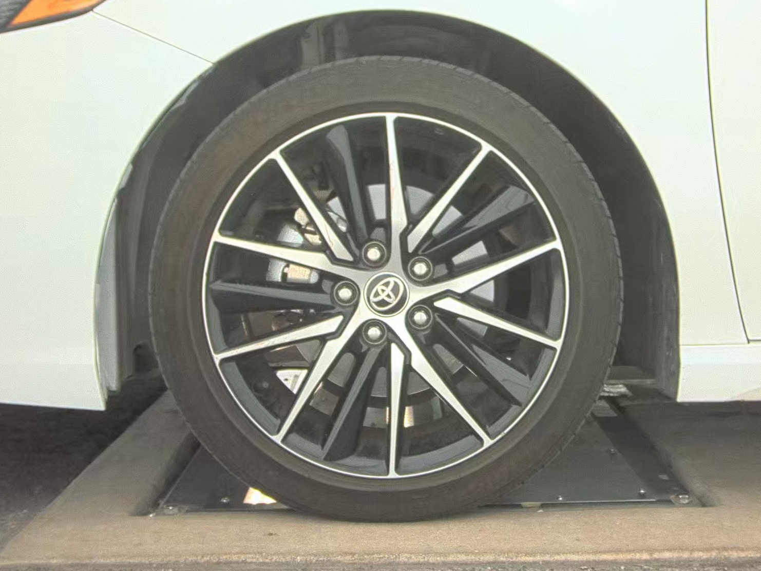 2024 Toyota Camry SE FWD