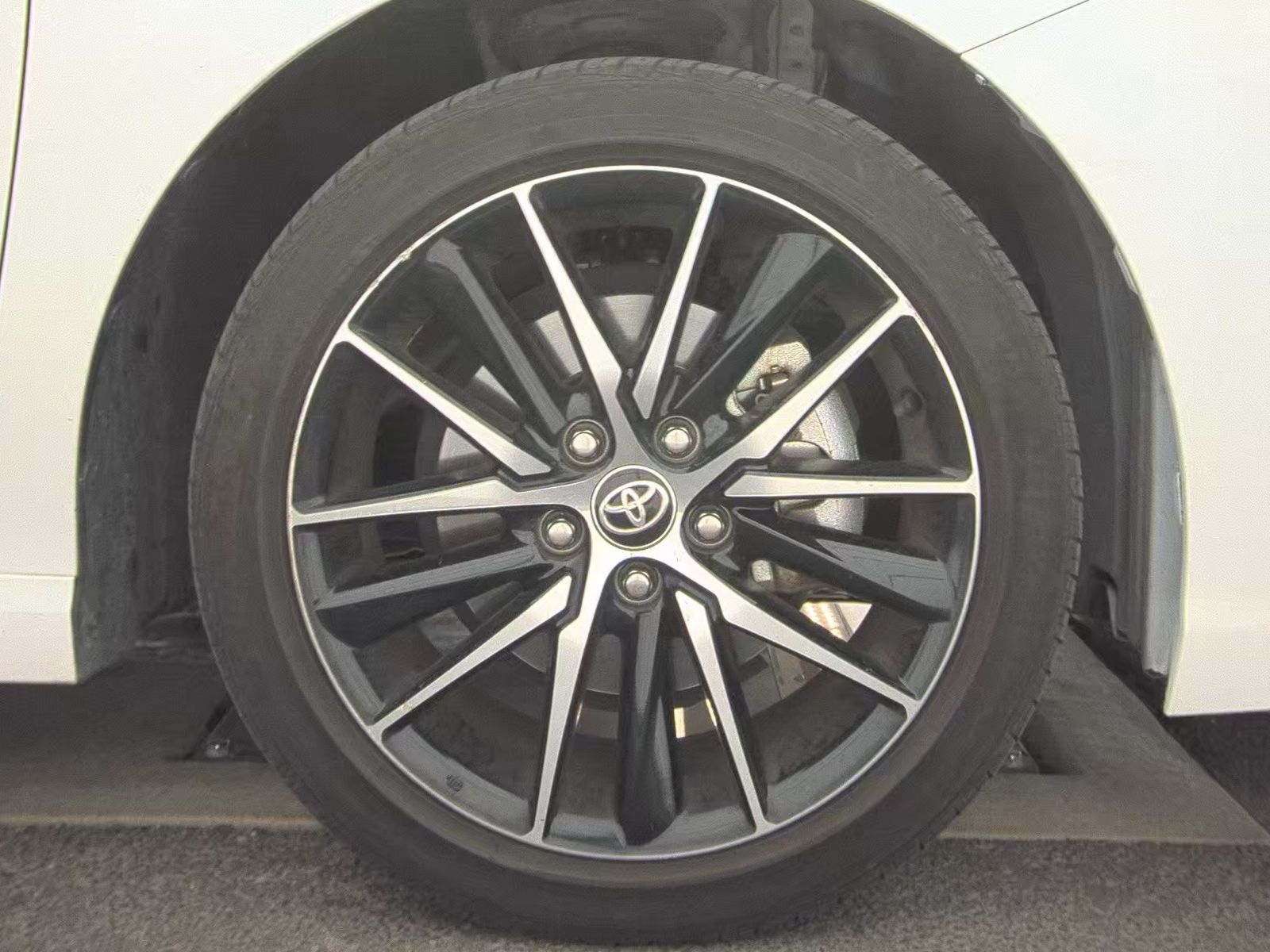 2024 Toyota Camry SE FWD