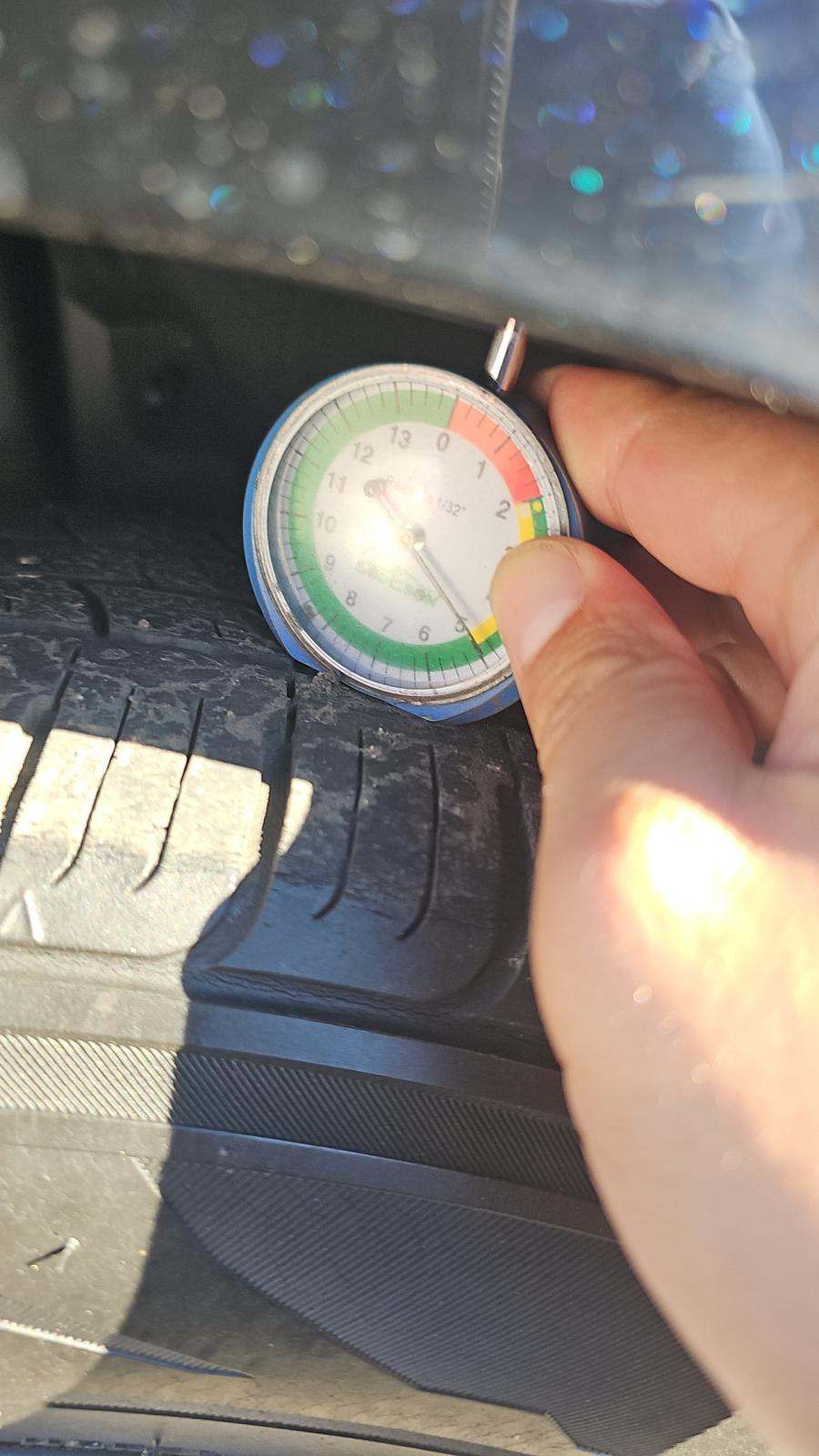 2021 Toyota Prius LE FWD