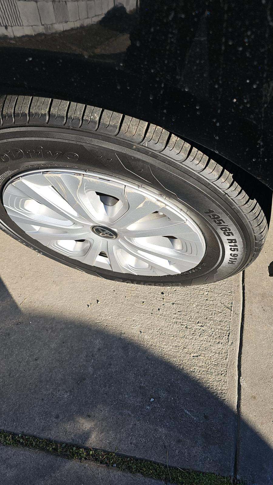 2021 Toyota Prius LE FWD