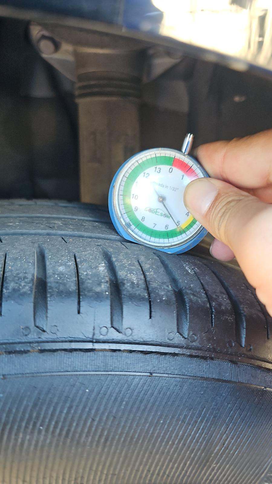 2021 Toyota Prius LE FWD