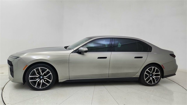 2023 BMW 7 Series 740i RWD
