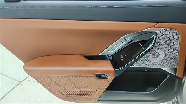 2023 BMW 7 Series 740i RWD