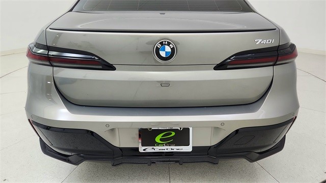 2023 BMW 7 Series 740i RWD